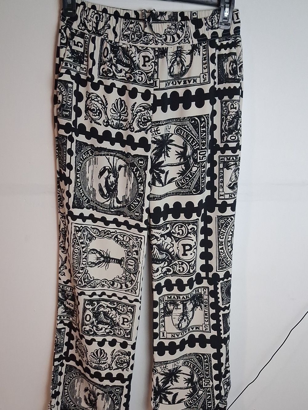 Womans Black & White Patterned Casual Pants